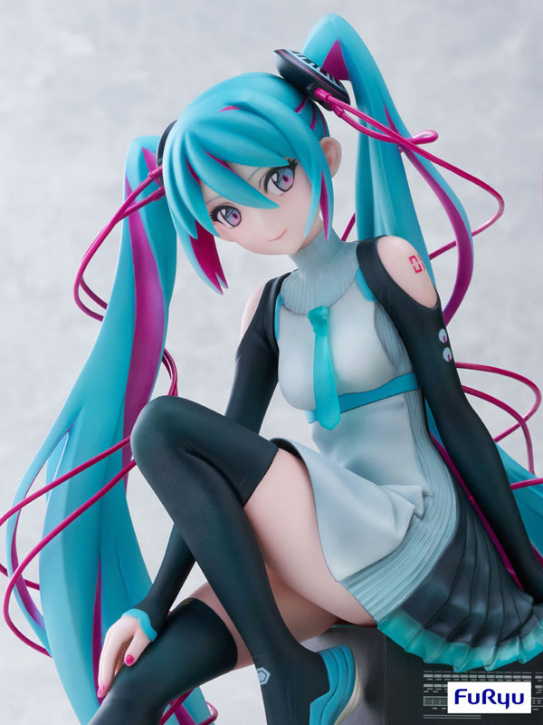 Hatsune Miku x MTV - Complete Scale Figure 1/7