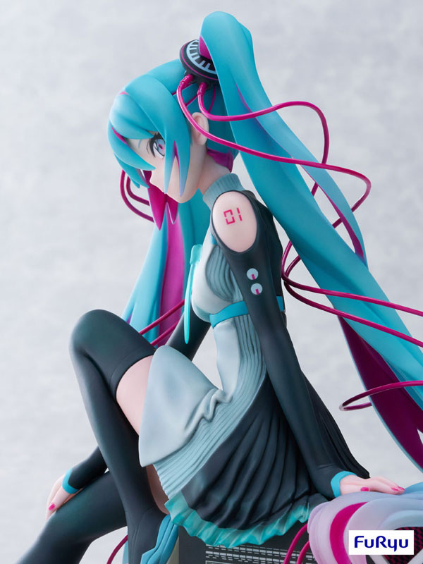 Hatsune Miku x MTV - Complete Scale Figure 1/7