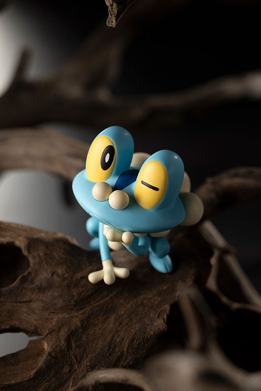 [Pokemon] Karumu with Froakie - 1/8 Complete Figure