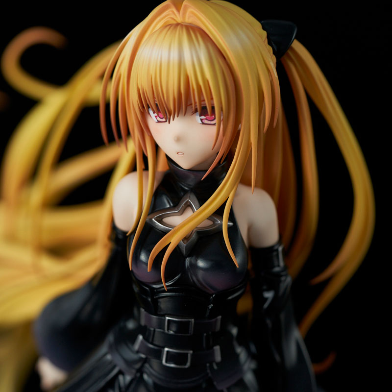 [To Love-Ru Darkness] Golden Darkness  - Black Trance ver. Complete Figure