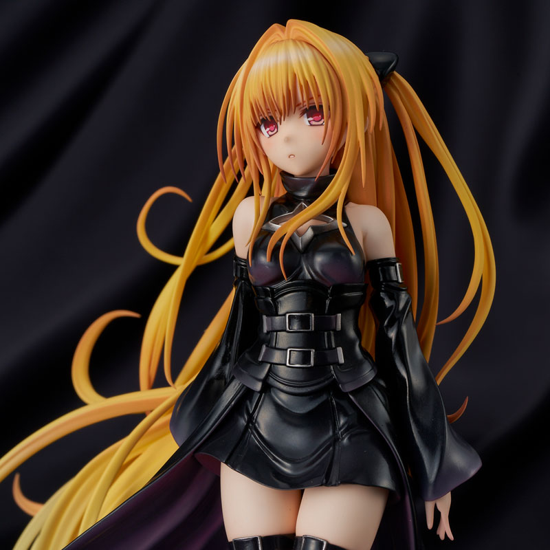 [To Love-Ru Darkness] Golden Darkness  - Black Trance ver. Complete Figure