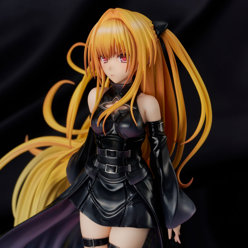[To Love-Ru Darkness] Golden Darkness  - Black Trance ver. Complete Figure