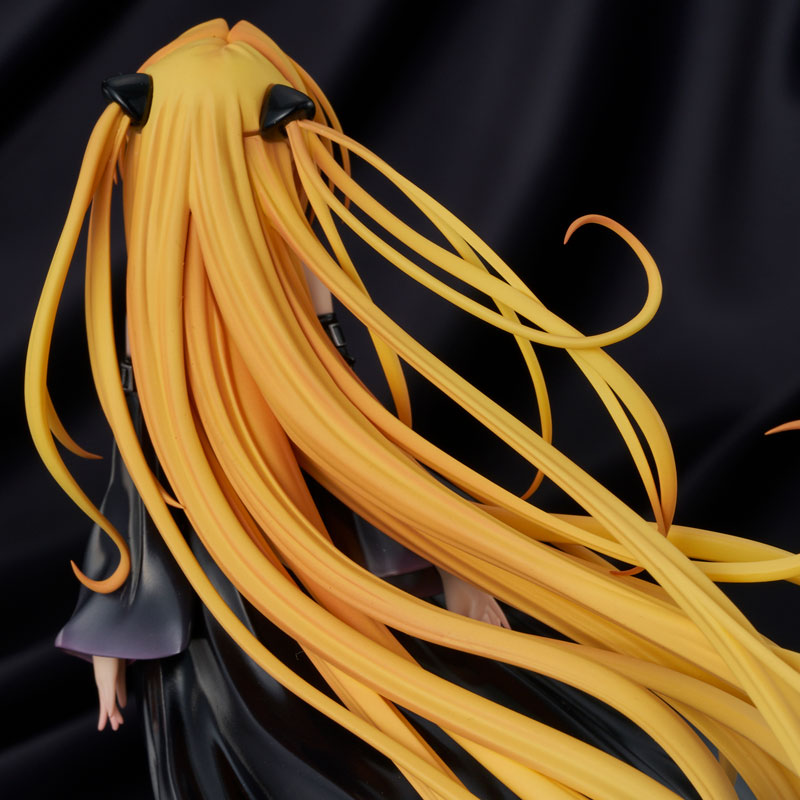 [To Love-Ru Darkness] Golden Darkness  - Black Trance ver. Complete Figure