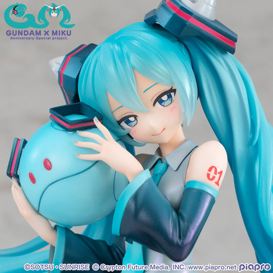 Lucrea [Mobile Suit Gundam 45th Anniversary x Hatsune Miku] Hatsune Miku x 00 Gundam 1/7 Complete Figure
