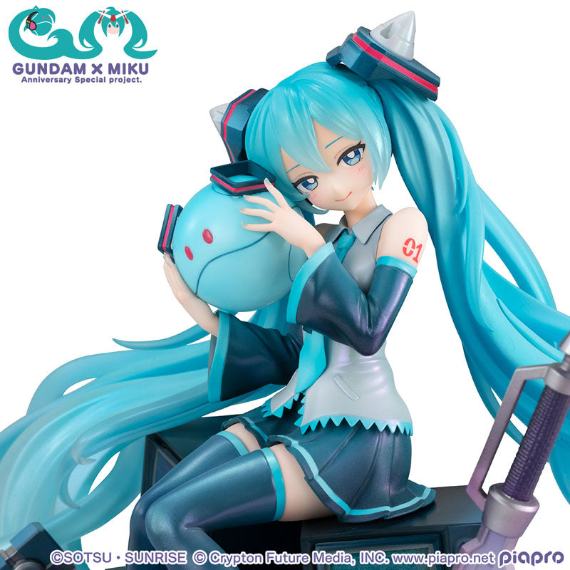 Lucrea [Mobile Suit Gundam 45th Anniversary x Hatsune Miku] Hatsune Miku x 00 Gundam 1/7 Complete Figure