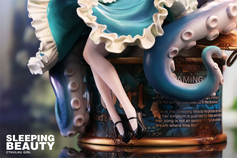 Cthulhu Girl - Phantom of Azure Shadow Complete Figure