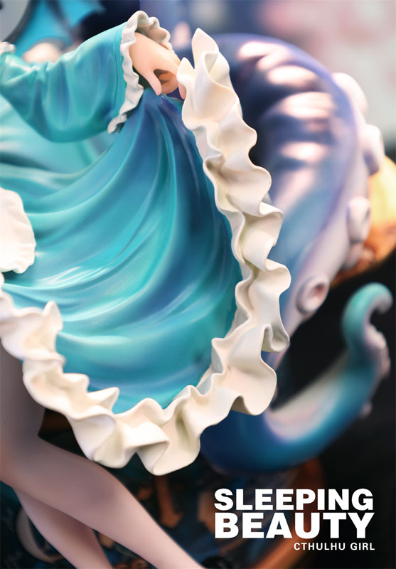 Cthulhu Girl - Phantom of Azure Shadow Complete Figure