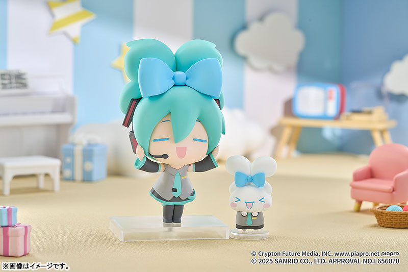 Hatsune Miku x Cinnamoroll Chibi Figure