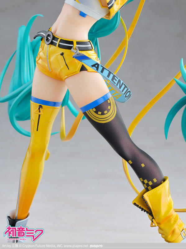 [Character Vocal Series 01] Hatsune Miku 17th Anniversary Ver. 1/7 Complete Figure