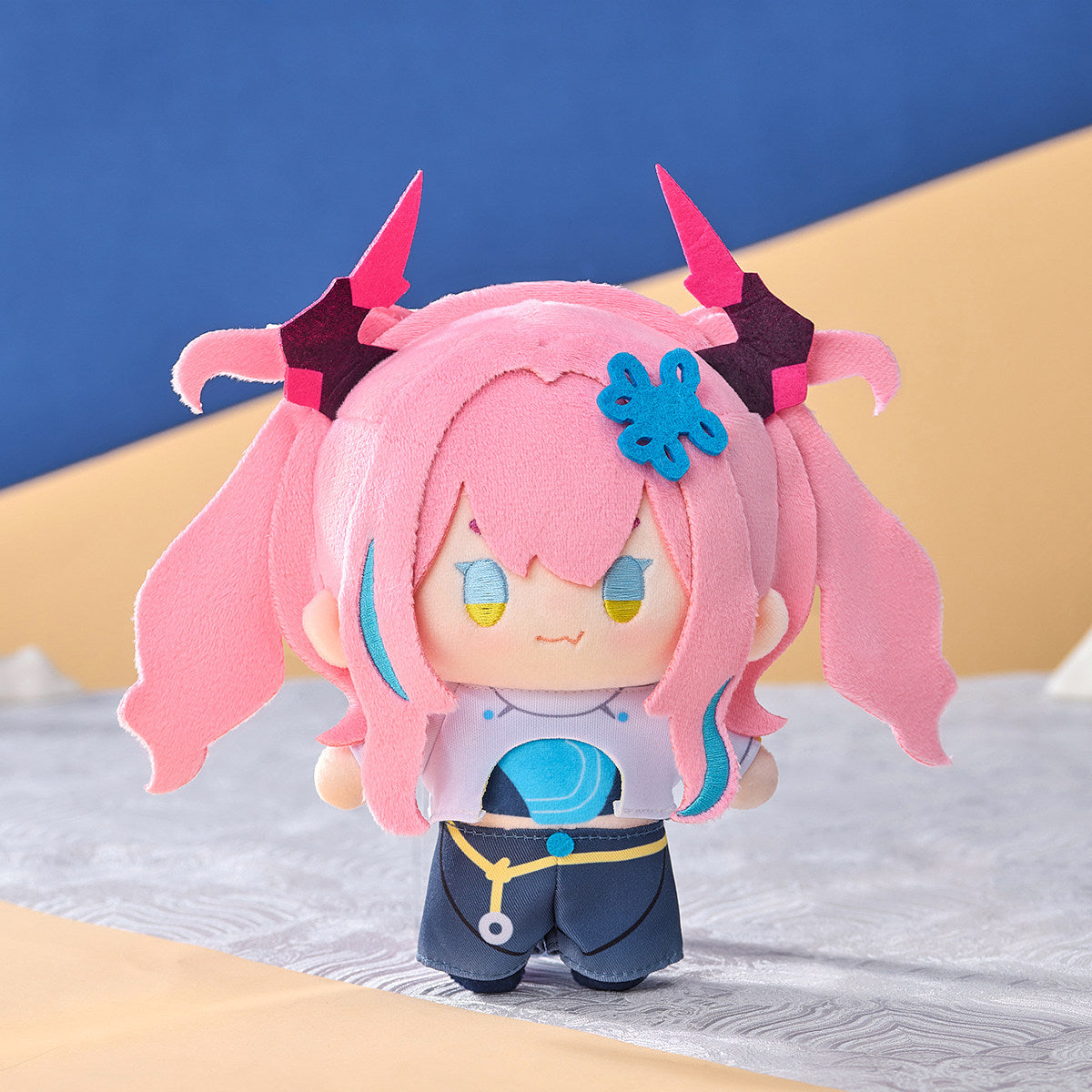 Peluche [Arknights: Endfield] - Lawson Collab