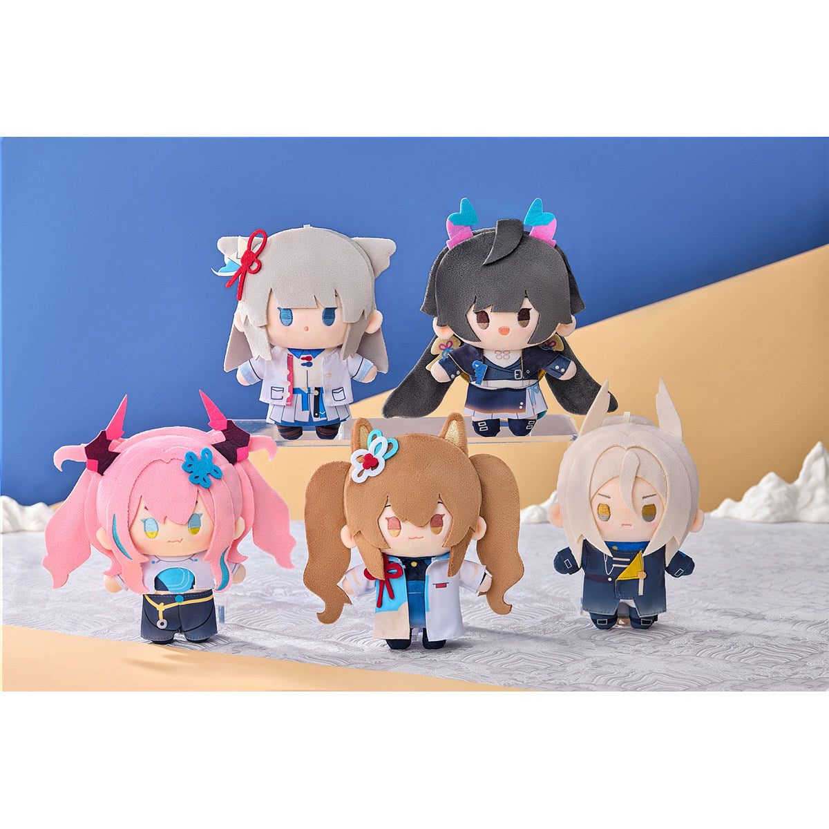 Peluche [Arknights: Endfield] - Lawson Collab
